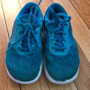 Girls 13C Nike sneakers turquoise